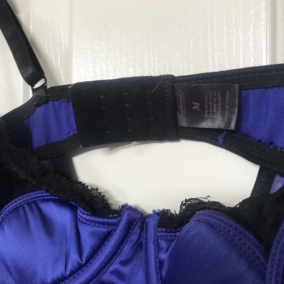 Fredrick’s Of Hollywood satinvlace lingerie teddy - Picture 3 of 16